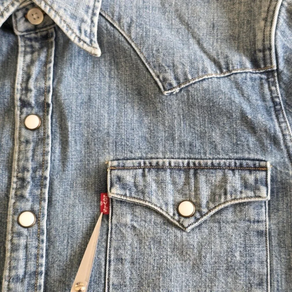 Levi's Denim Shirt Mens S Blue LS Pearl Snap Buttons Western Cotton Slim Cowboy